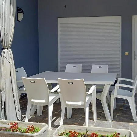 2 Bedroom Gorgeous In Vir