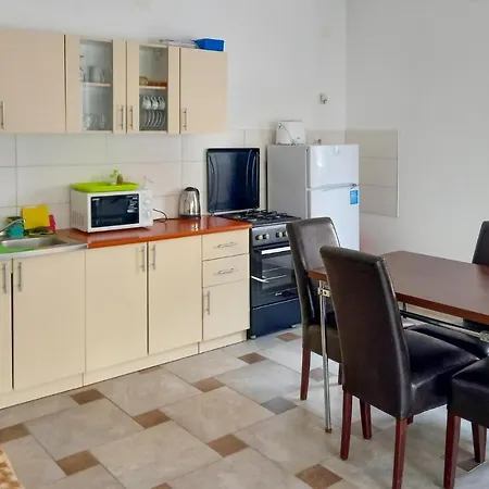 2 Bedroom Gorgeous In *